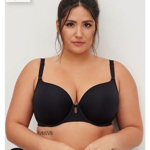 Torrid lightly lined t-shirt bra - 46D